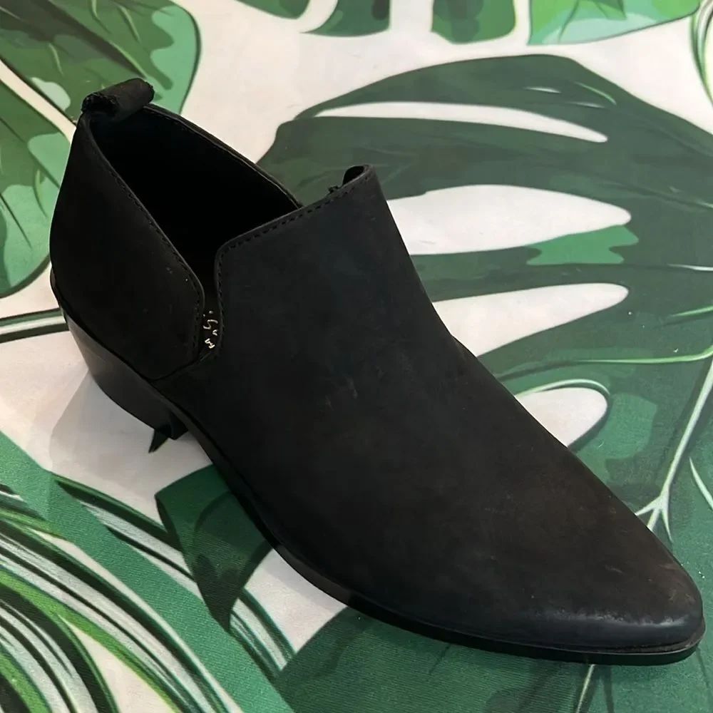 * Artisan by zigi brand black ankle booties